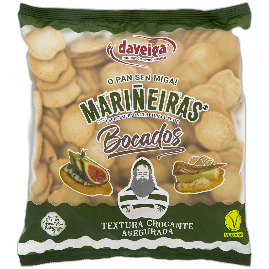 Packaged snack with 'Daveiga' branding and illustrations on a white background