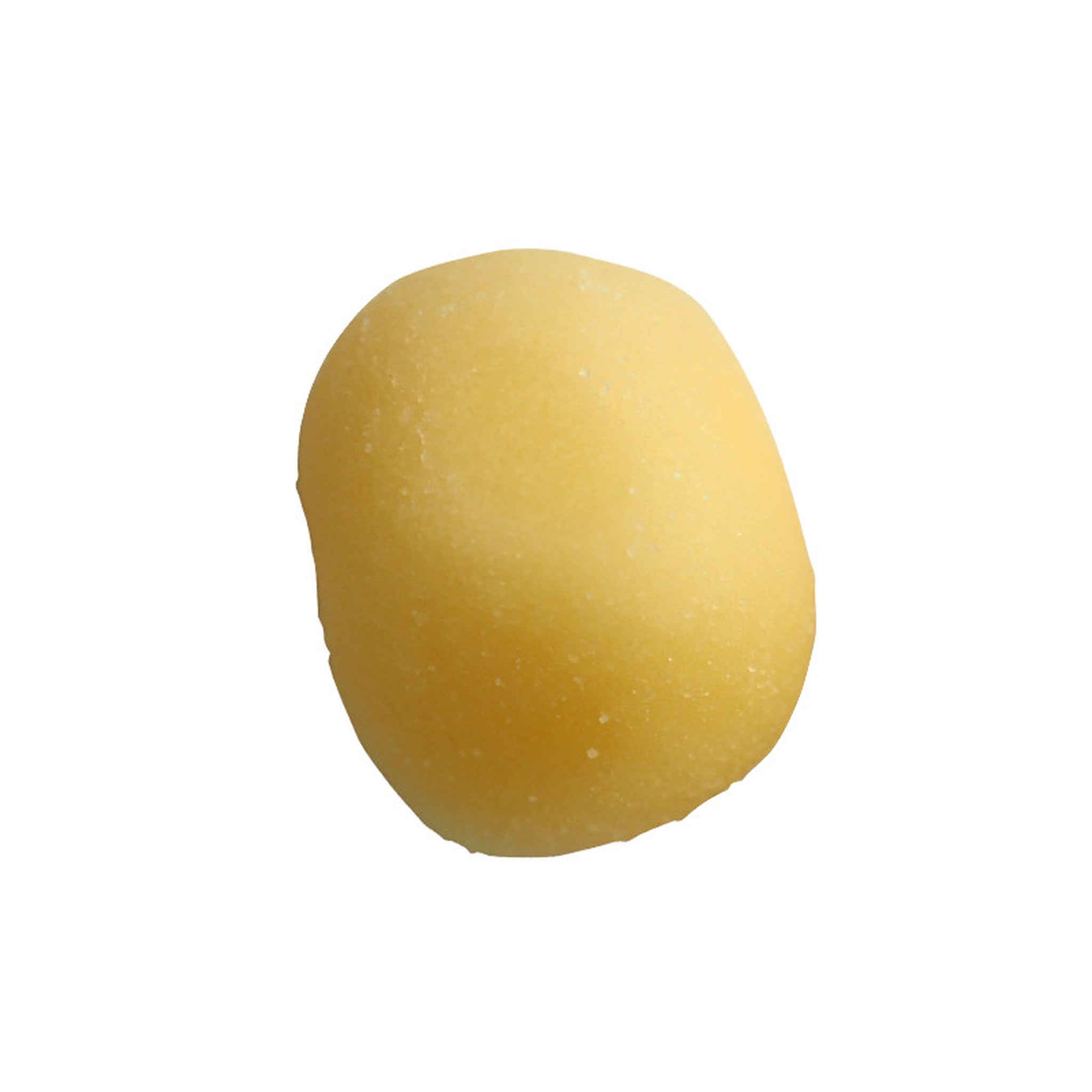 Yellow pasta孤立在白色背景上